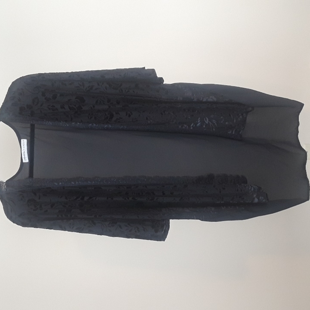 Absolutely Famous black velvet lace Kimono no size